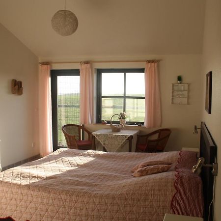 Borre Bakkelund Bed & Breakfast الغرفة الصورة