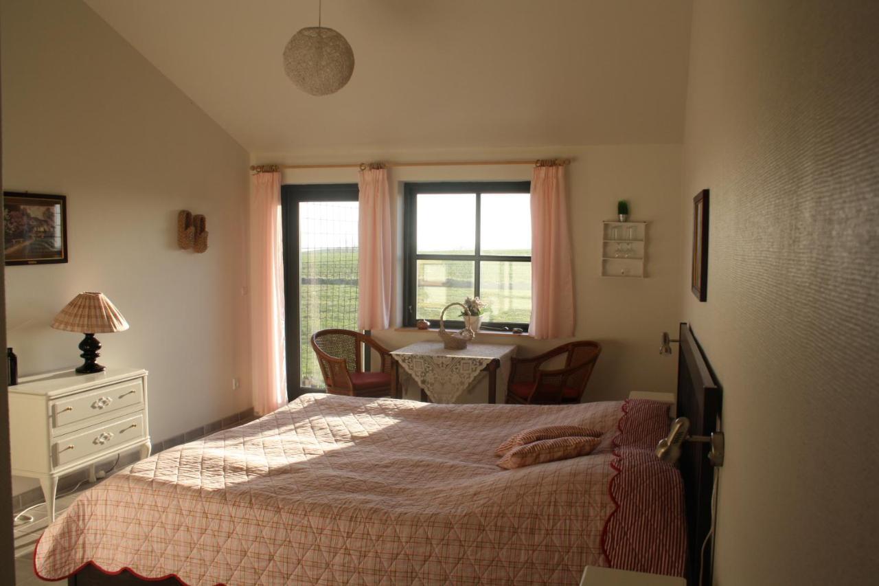 Borre Bakkelund Bed & Breakfast الغرفة الصورة